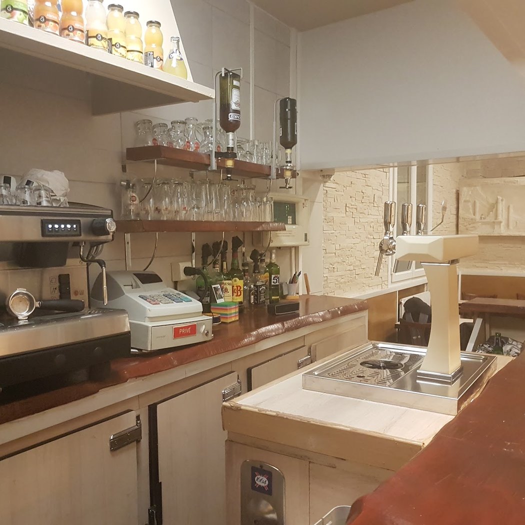 Bar Hotel 2